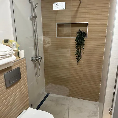 Airport Nest Apartment Belgrade